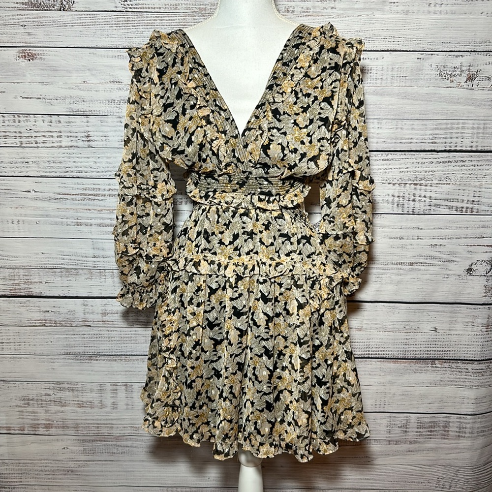 Anthropologie V Neck Ruffle Mini Dress Neutral Motif
Size Small - Picture 7 of 16